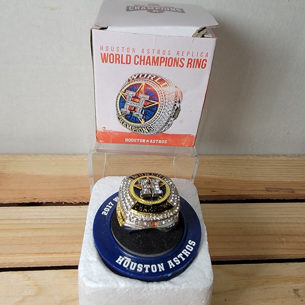 Houston Astros 2017 World Champions Replica Ring w/ Box - Ring Size 12